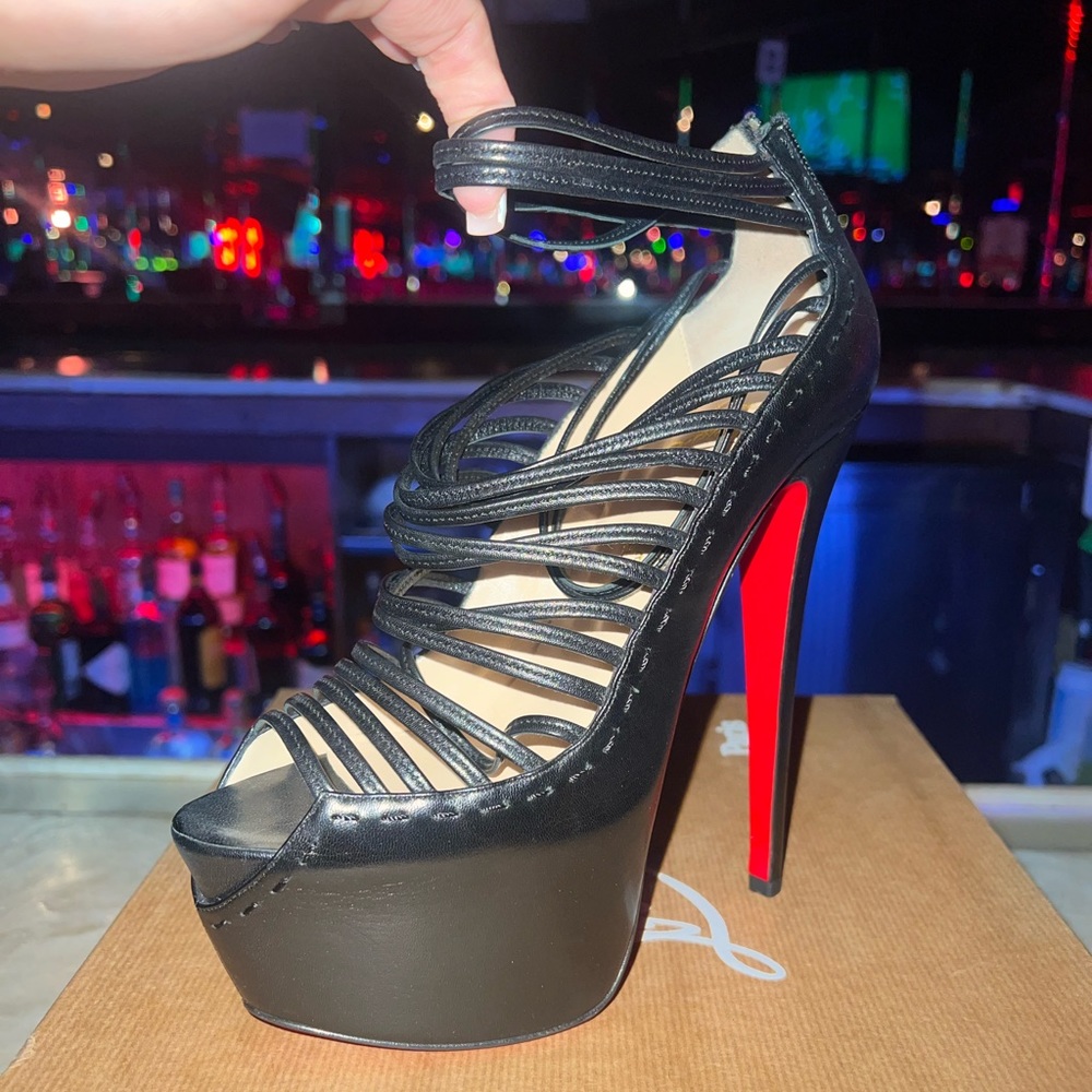 Platform louboutins in perfect condition